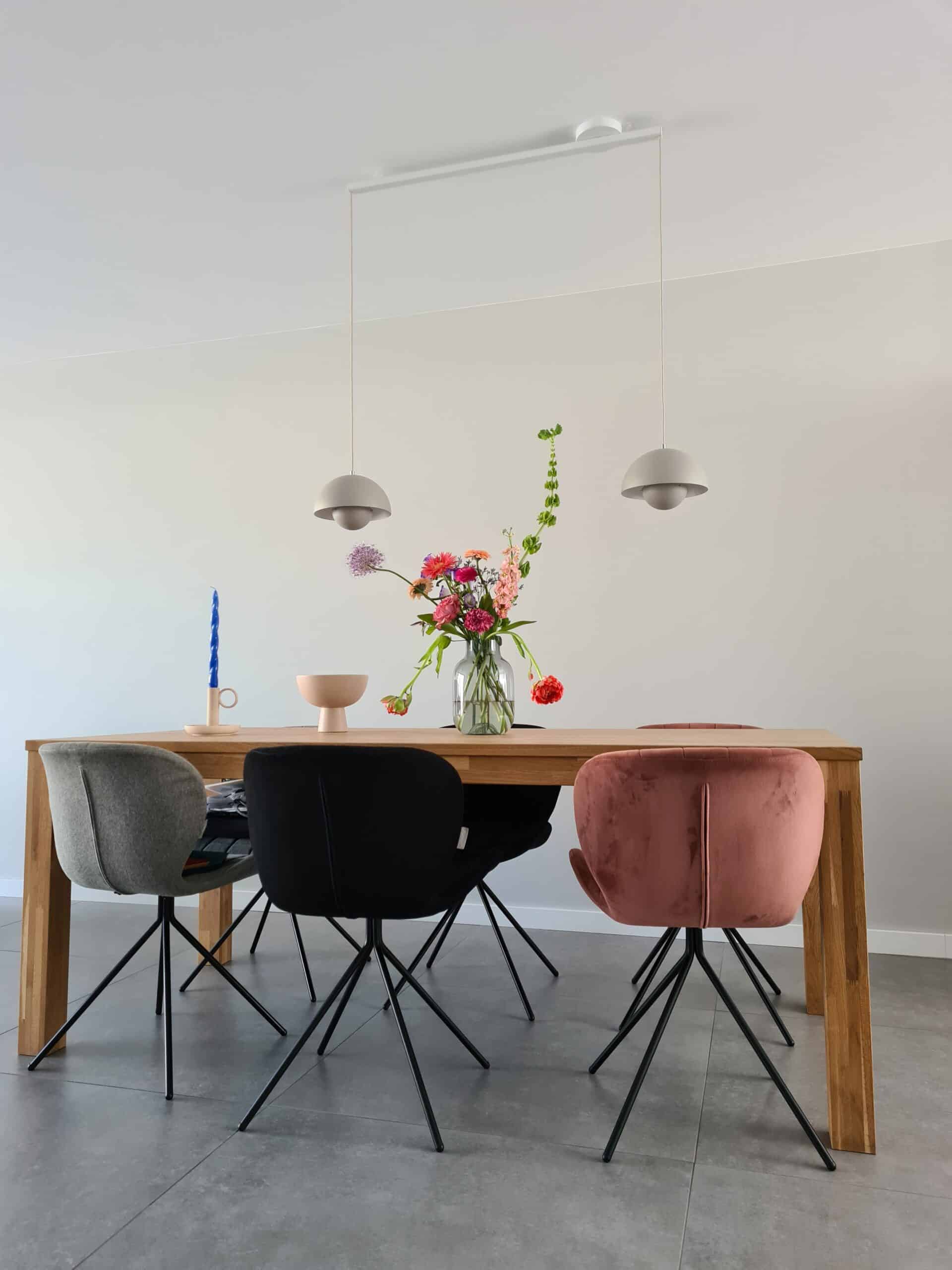 Lightswing® Twin Matt white with two pendant lights above dining table in modern dining room